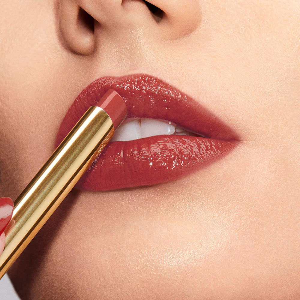 PURE COLOR EXPLICIT SLICK SHINE LIPSTICK (LABIAL EN BARRA)
